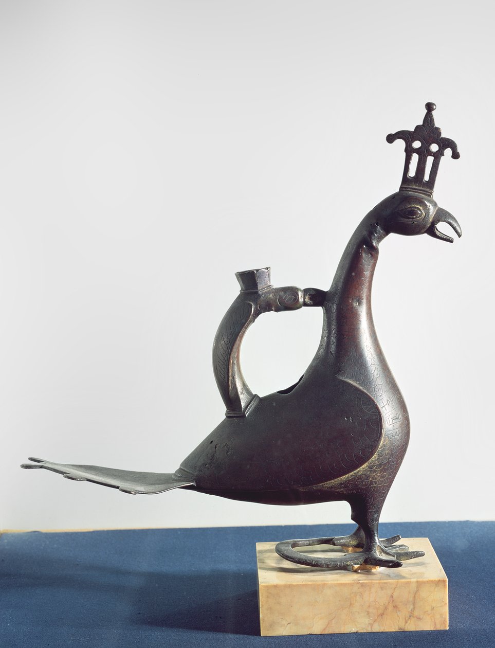 Aquamanile i form af en påfugl (bronze) af Islamic School