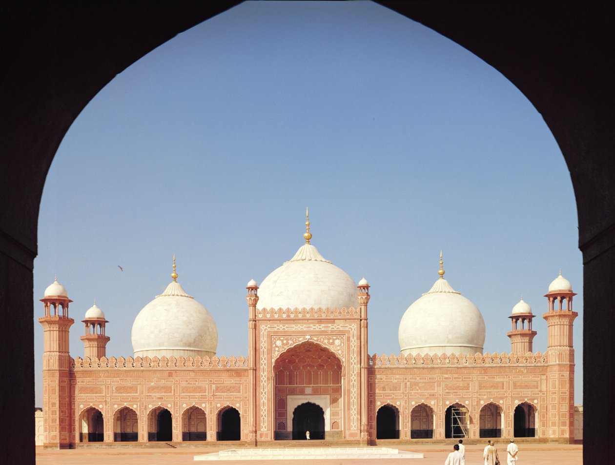 Badshahi-moskeen, bygget 1673-74 af Islamic School
