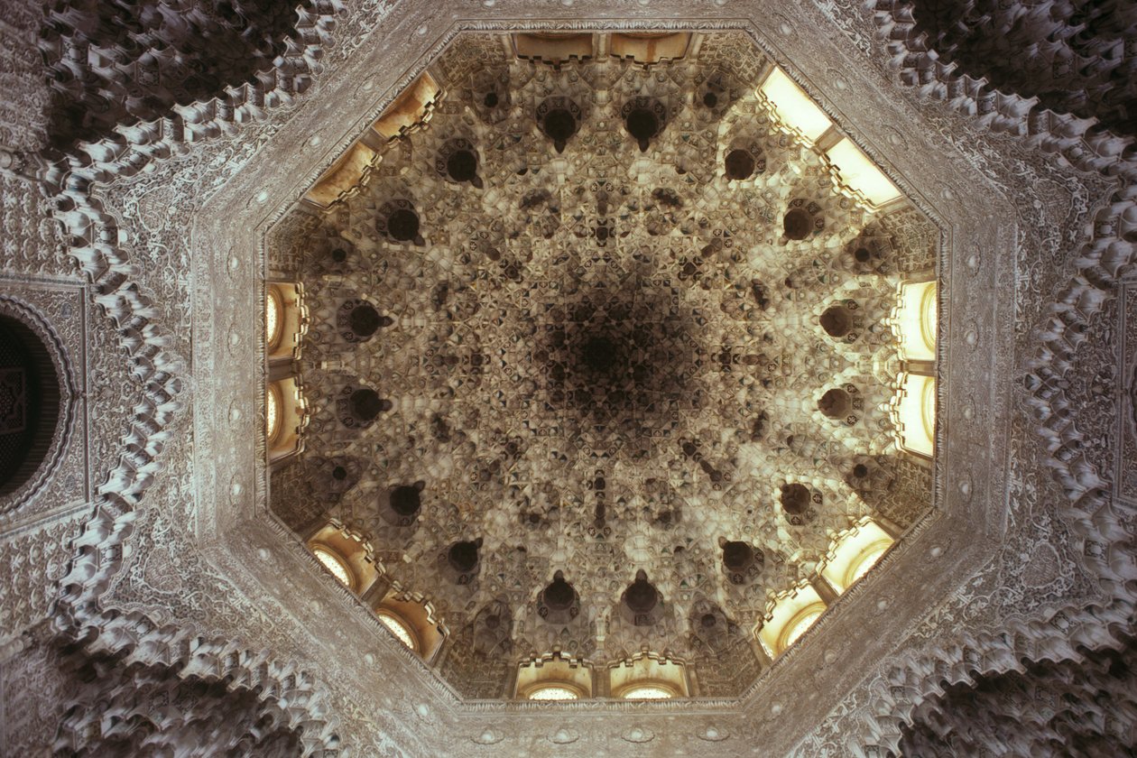 Loft over Hall of the Abencerrajes af Islamic School