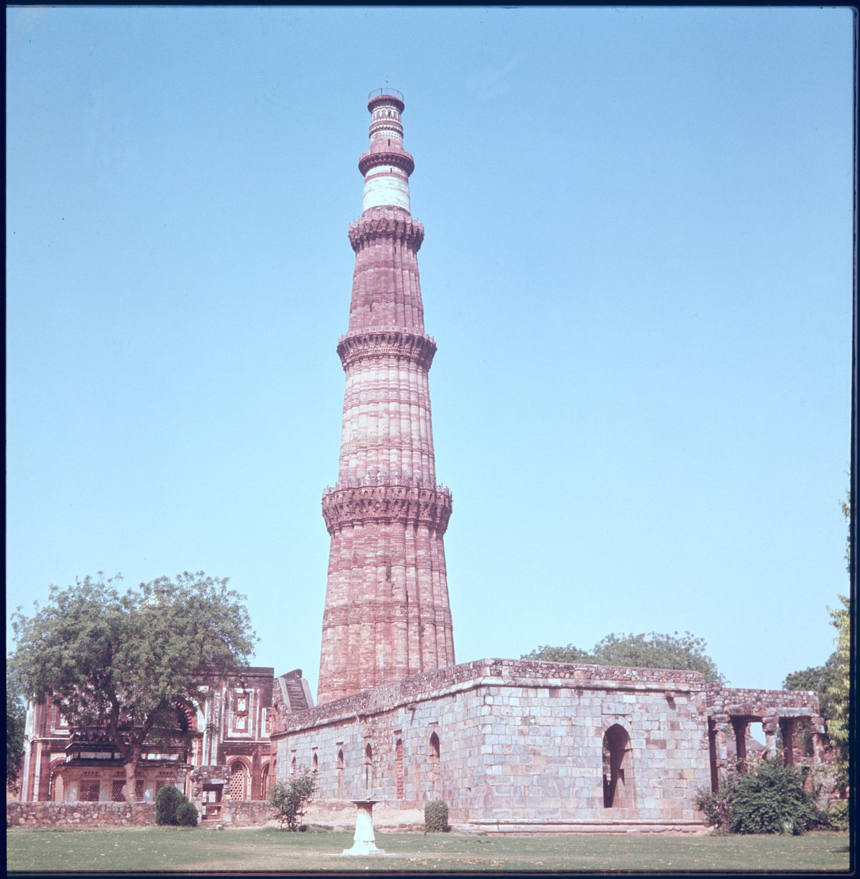 Qutab Minar, bygget 1193-1230 af Islamic School