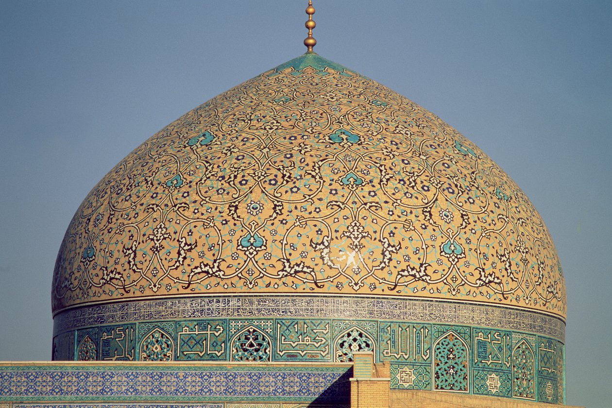 Kuppelen til Masjid-i-Sheikh Lutfallah, bygget 1602-19 af Shah Abbas I (fajancemosaik) af Islamic School