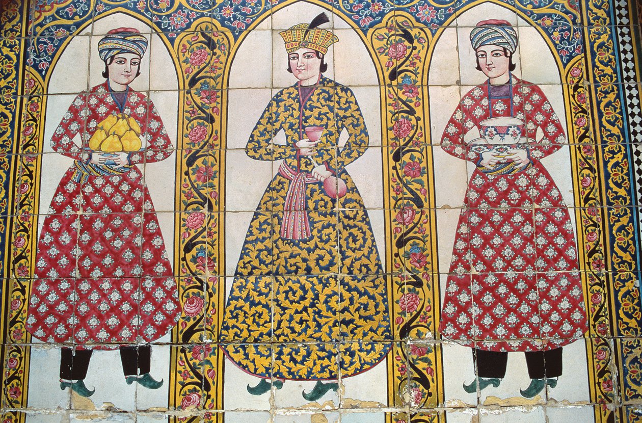 Flisepanel, der illustrerer traditionelle kostumer (keramik) af Islamic School