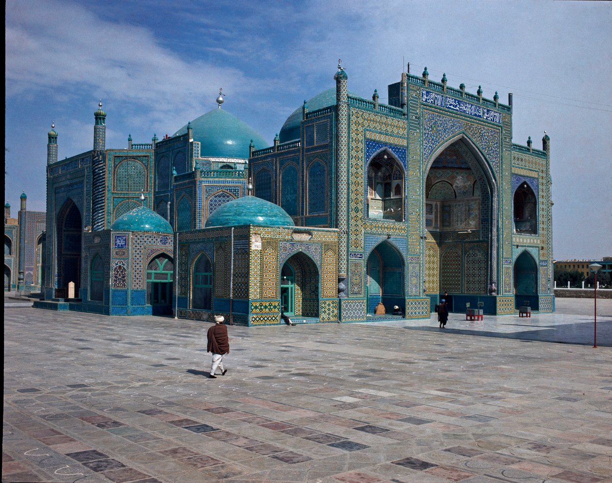 Udsigt over den blå moské (eller Ali-moskeen) fra det 12.-15. århundrede. af Islamic School