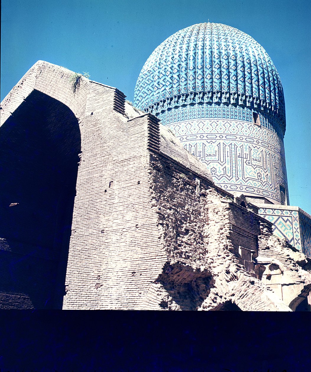 Udsigt over kuplen, Timurid-perioden, ca. 1403 af Islamic School