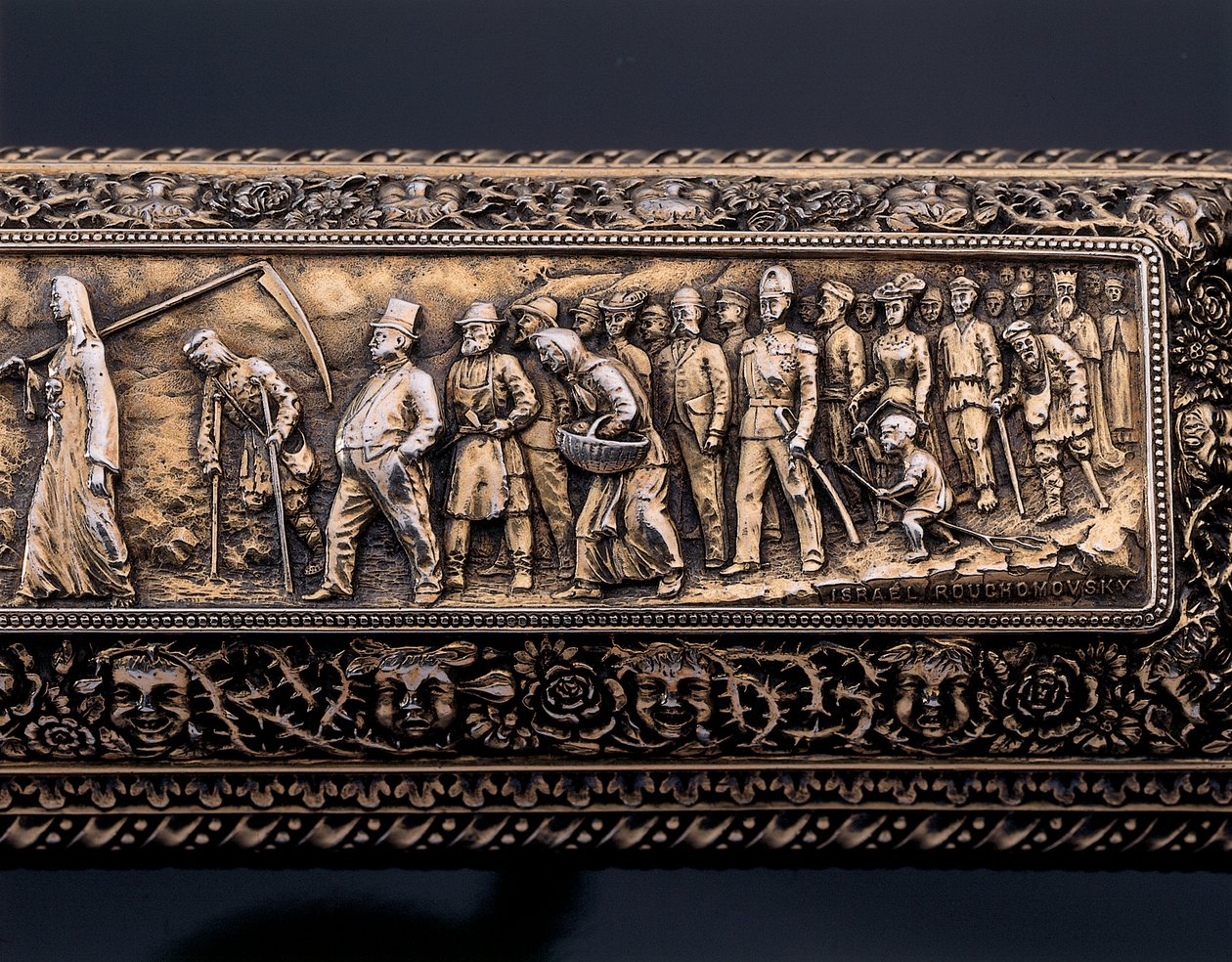 Detalje af et miniature menneskeskelet og sarkofag af Israel Rouchomovsky