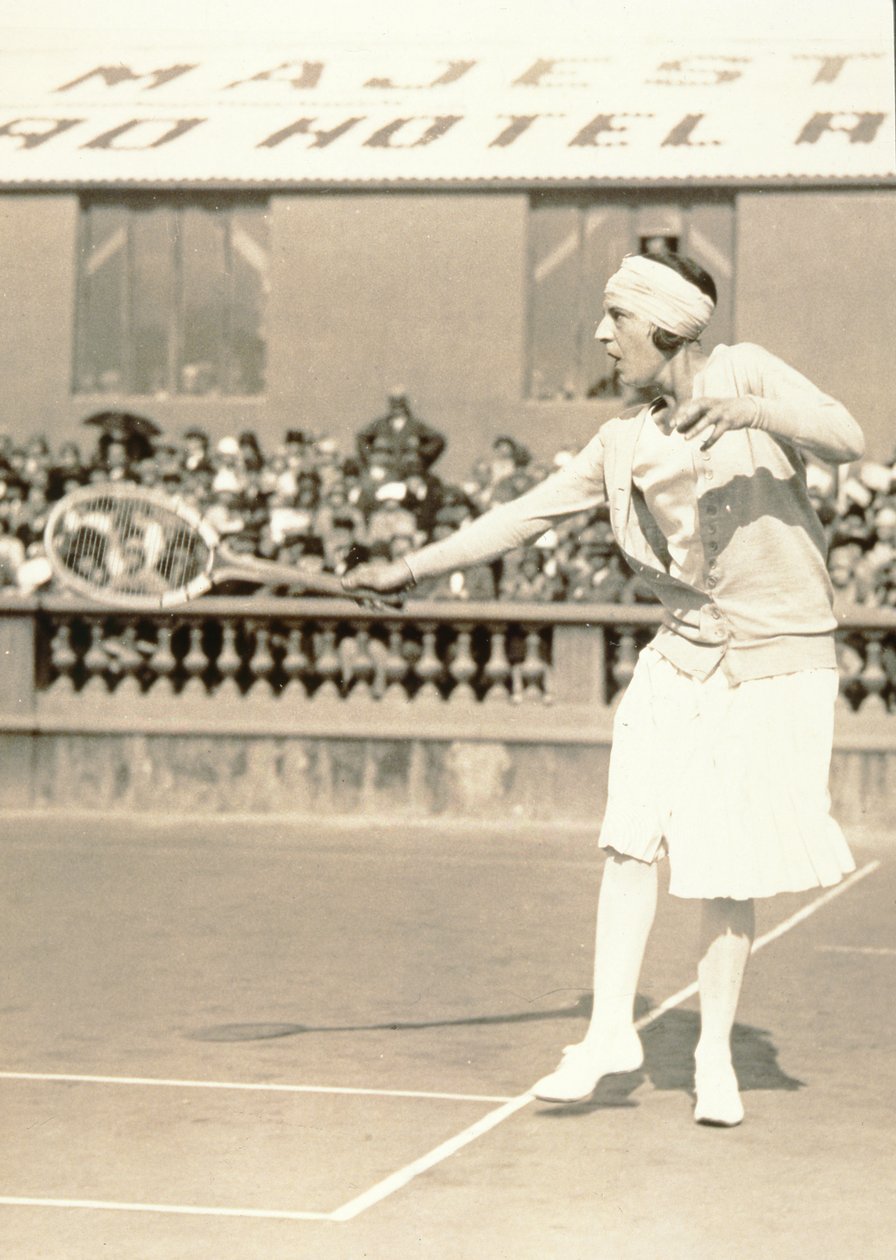 Suzanne Lenglen spiller tennis, ca. 1926 (sølvbromid gelatinetryk) af Italian Photographer