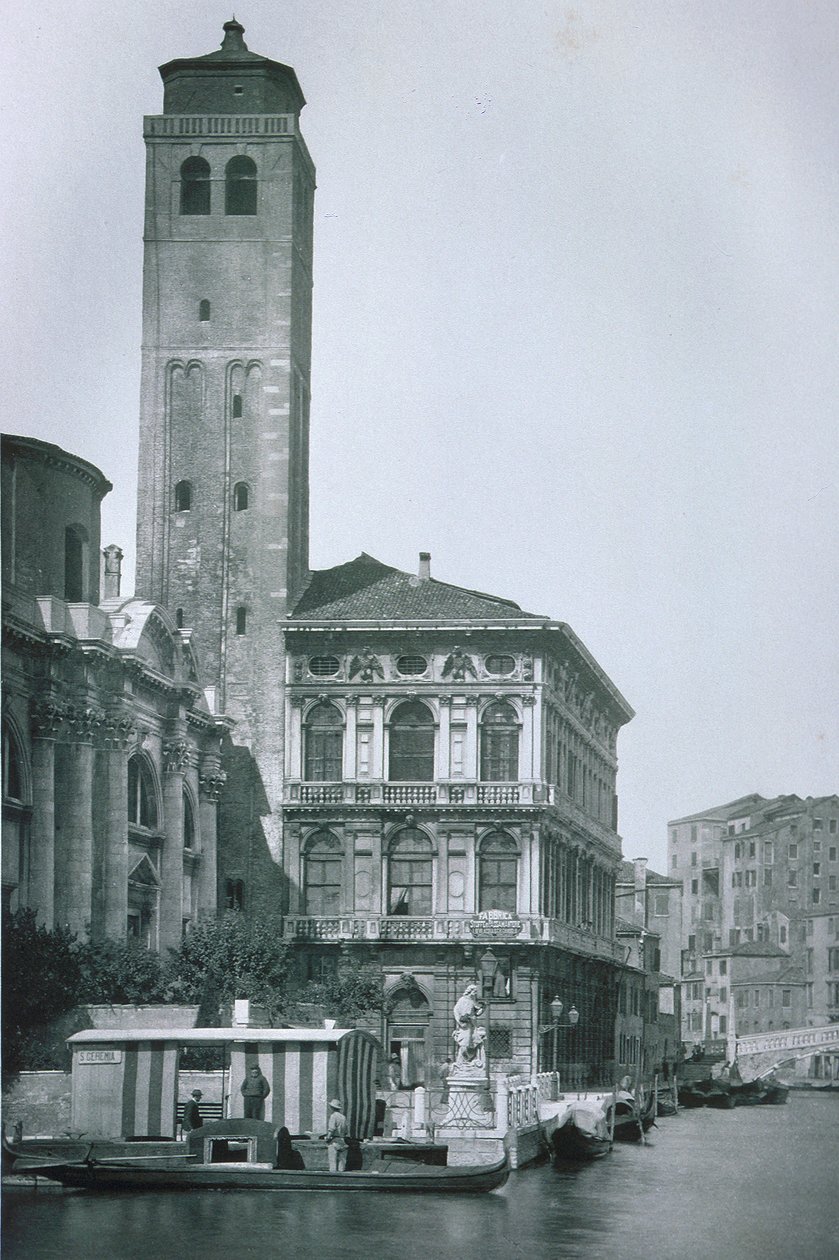 Udsigt over Palazzo Labia og kirken San Geremia af Italian Photographer