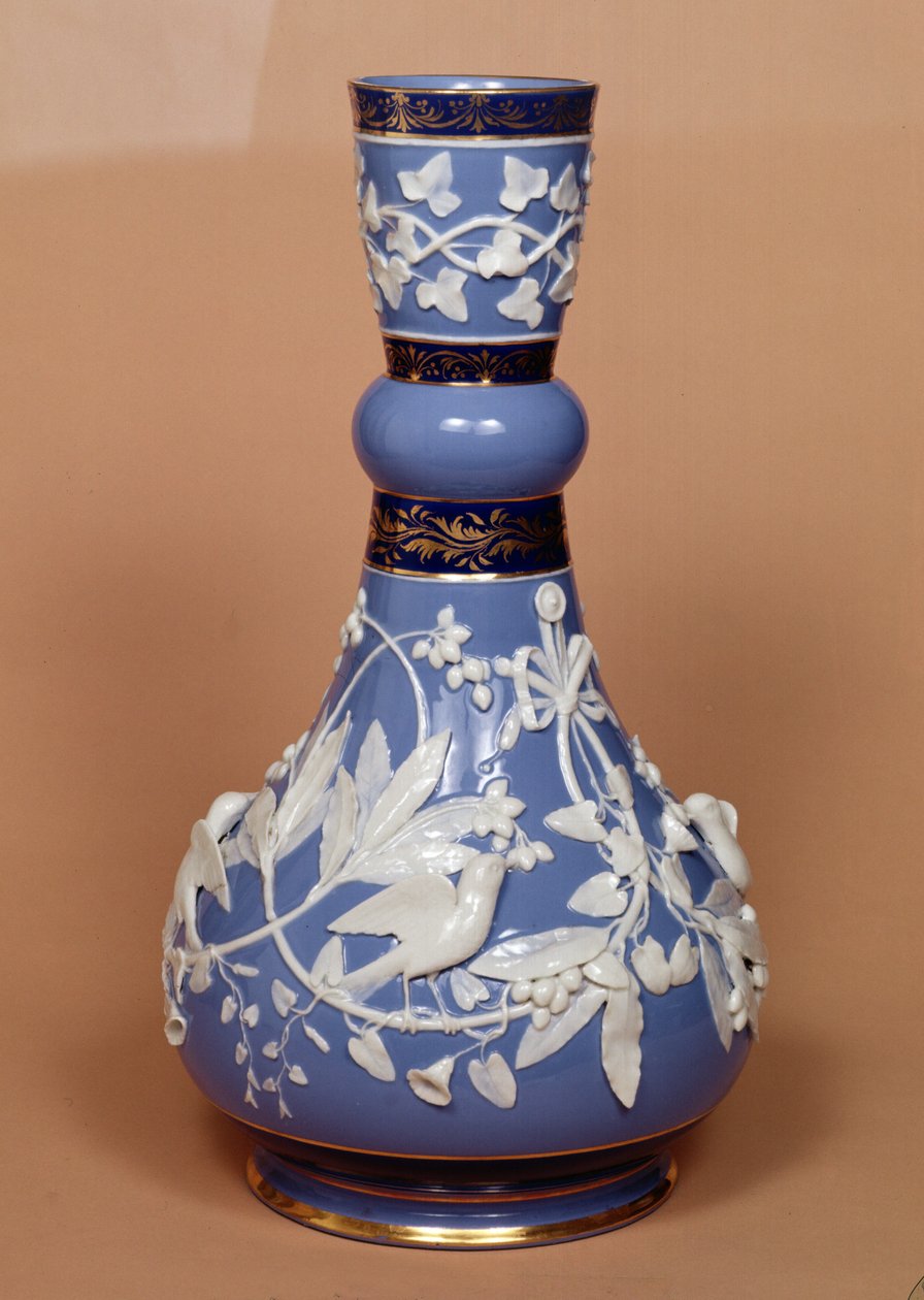 Vase med påført hvid dekoration af Ginori-Lisci, Doccia, 1862 (lertøj) af Italian School
