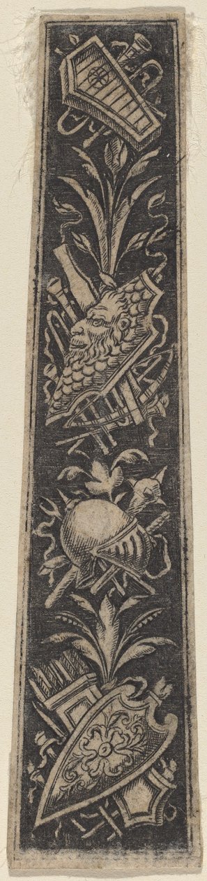 Ornamentplade med rustning og musikinstrumenter af Italian 18th or 19th Century