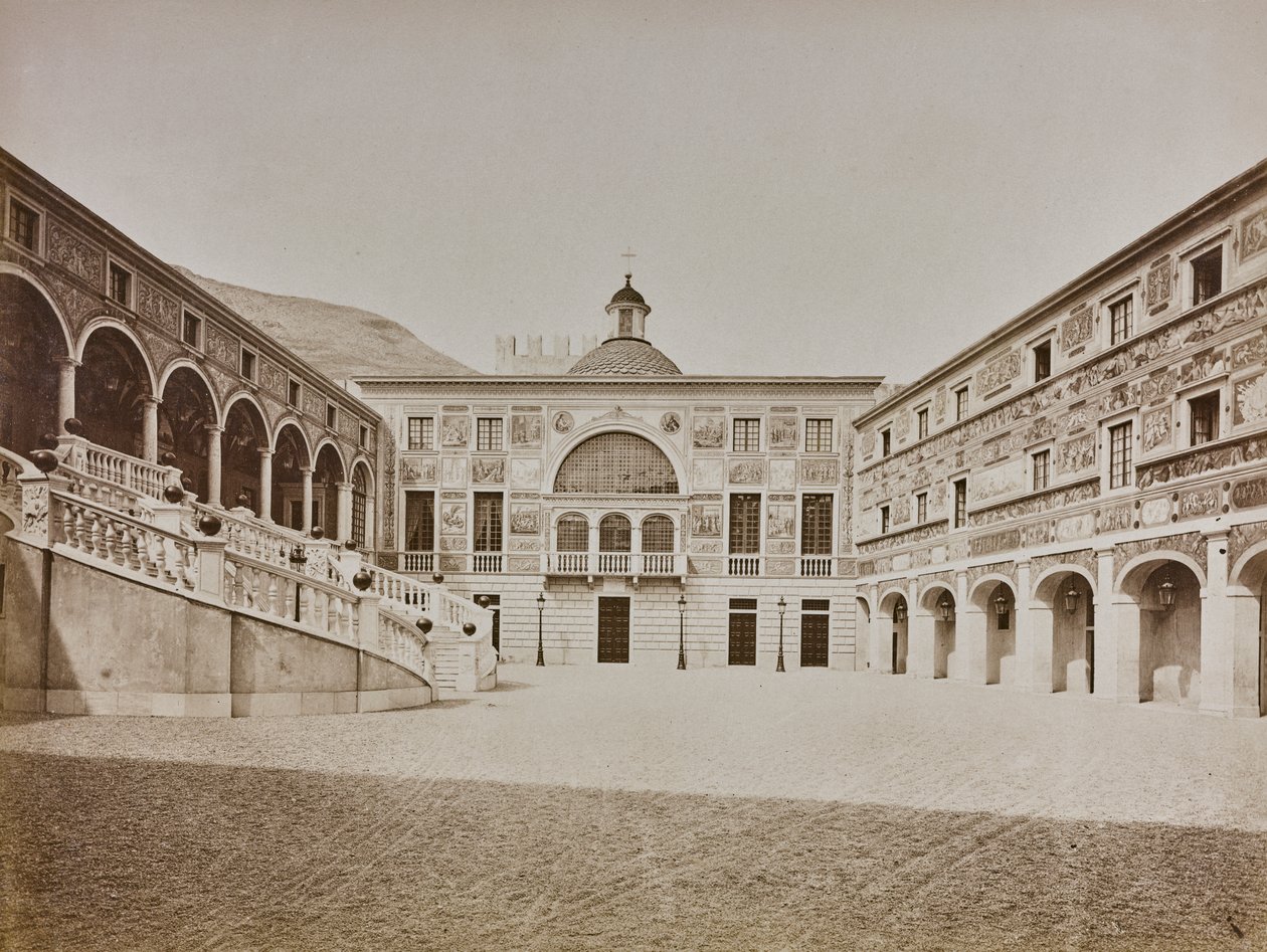 Album "Italie 1882, Napoli, Pise, Gênes, Corniche": Den indre gårdhave i Monacos Prinspalads af Italian Photographer