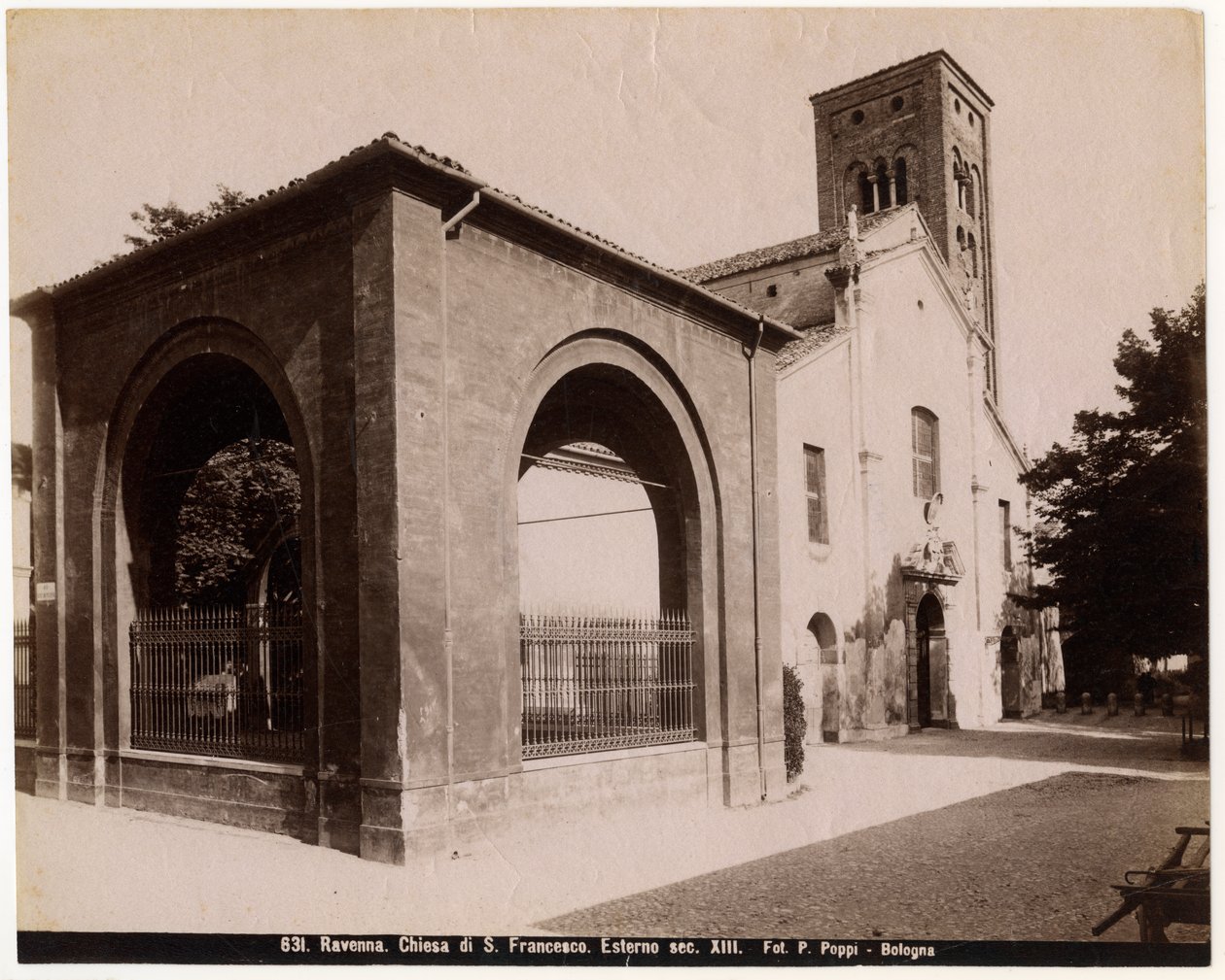 St Francis Church, Ravenna, Emilia-Romagna, Italien, fotografi af Pietro Poppi, Bologna, ca 1900 af Italian Photographer