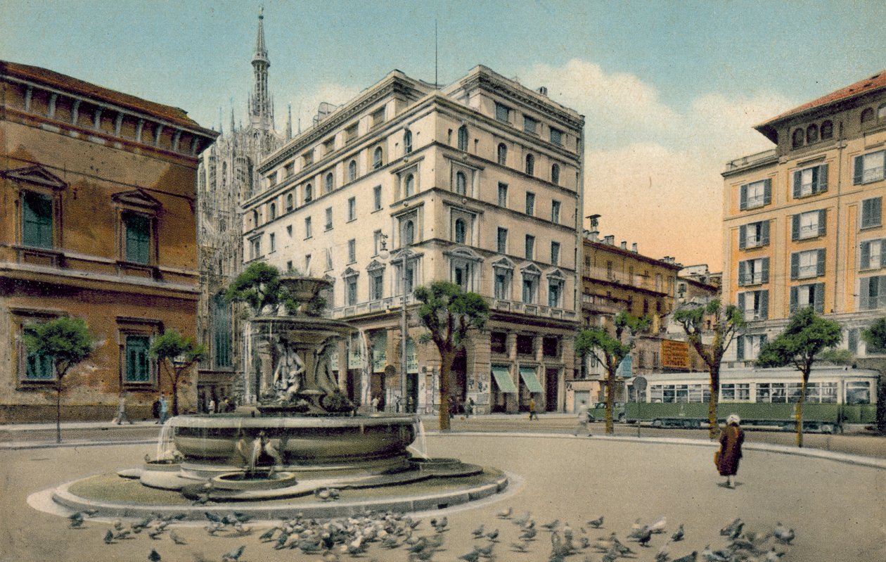Milano / Milano: Piazza Fontana (farvefoto) af Italian Photographer