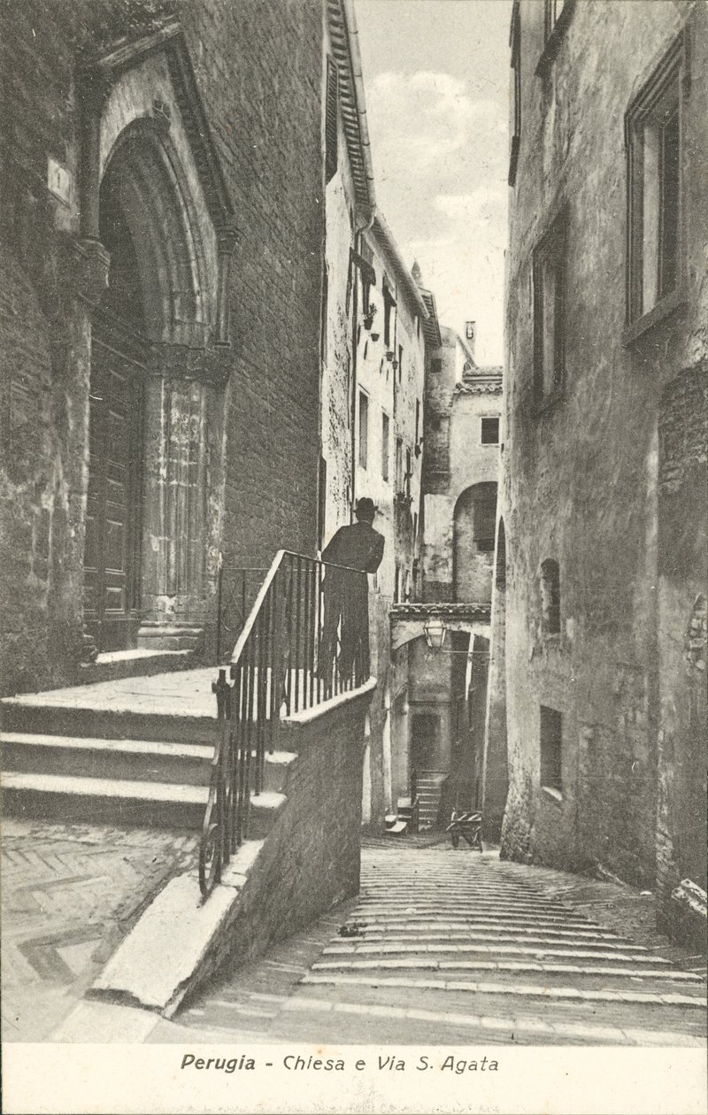 Perugia: Kirke og Via S. Agata (s/h-foto) af Italian Photographer