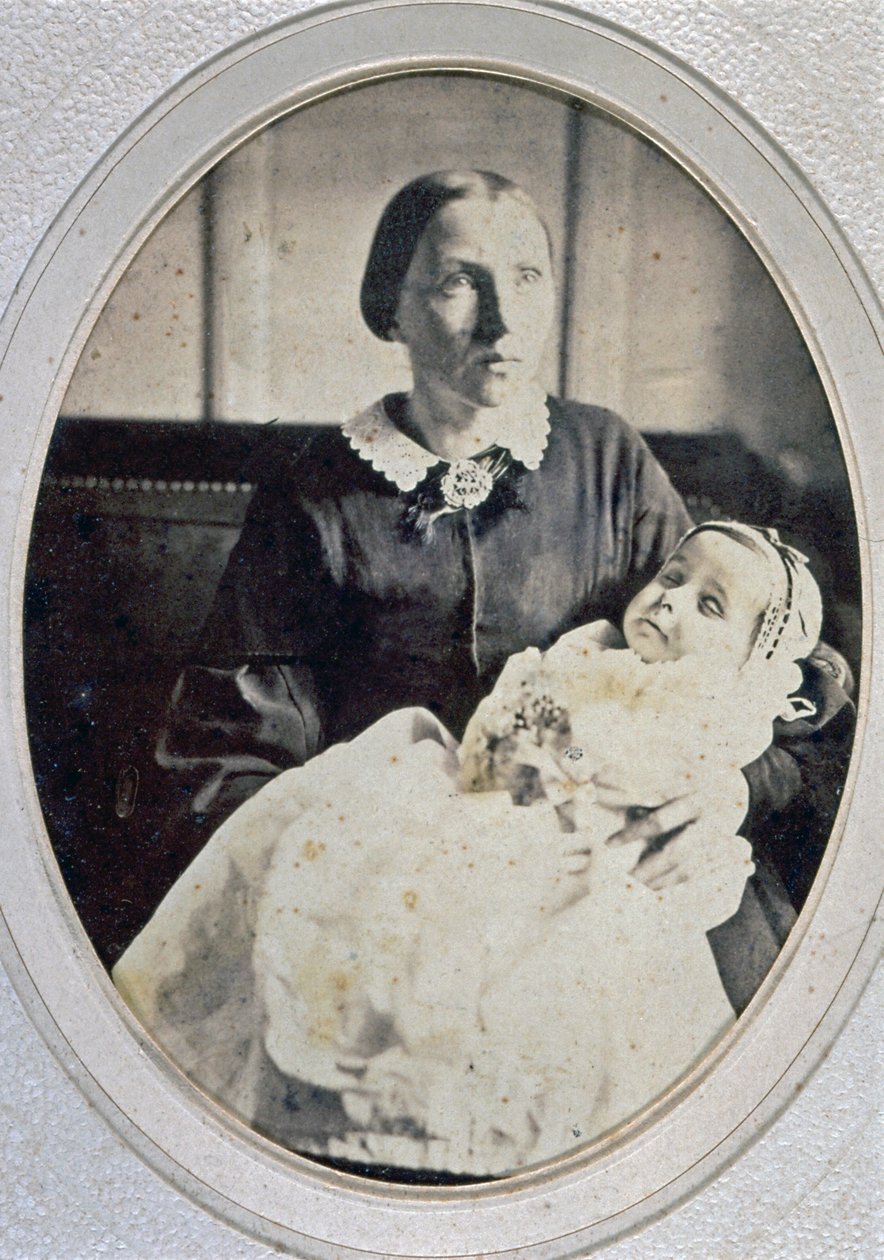 Post mortem portræt af en lille pige holdt af sin mor, ca. 1855 (s/h foto) af Italian Photographer