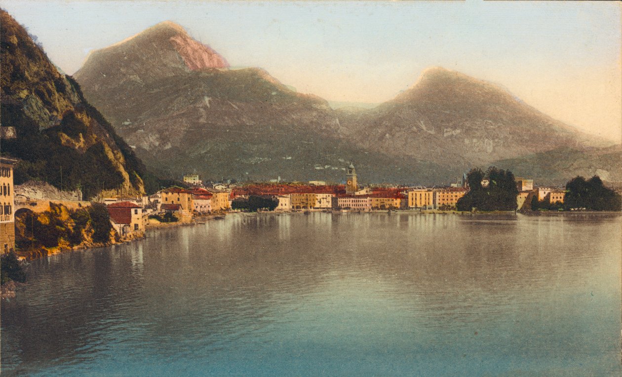 Riva, Gardasøen (farvefoto) af Italian Photographer