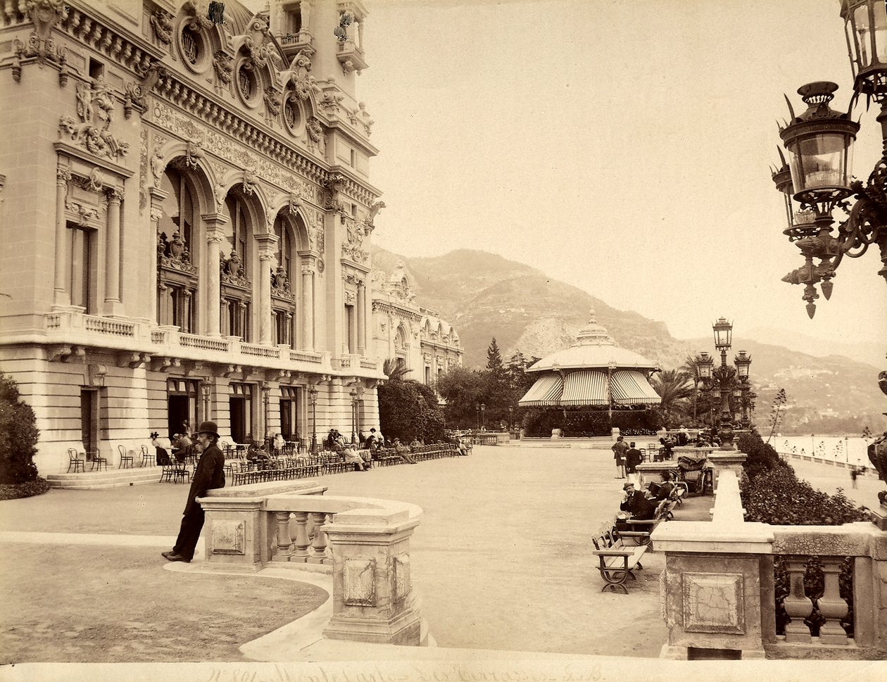 Terrassen ved havet nær kasinoet i Monte Carlo i Monaco af Italian Photographer