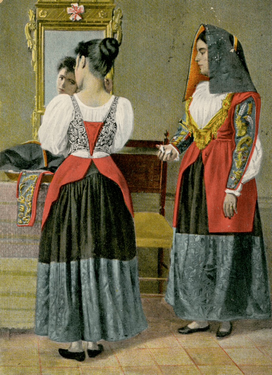 To kvinder iført traditionelle dragter, Sennori, Sardinien, Italien, foto af G Dessi, Cagliari af Italian Photographer