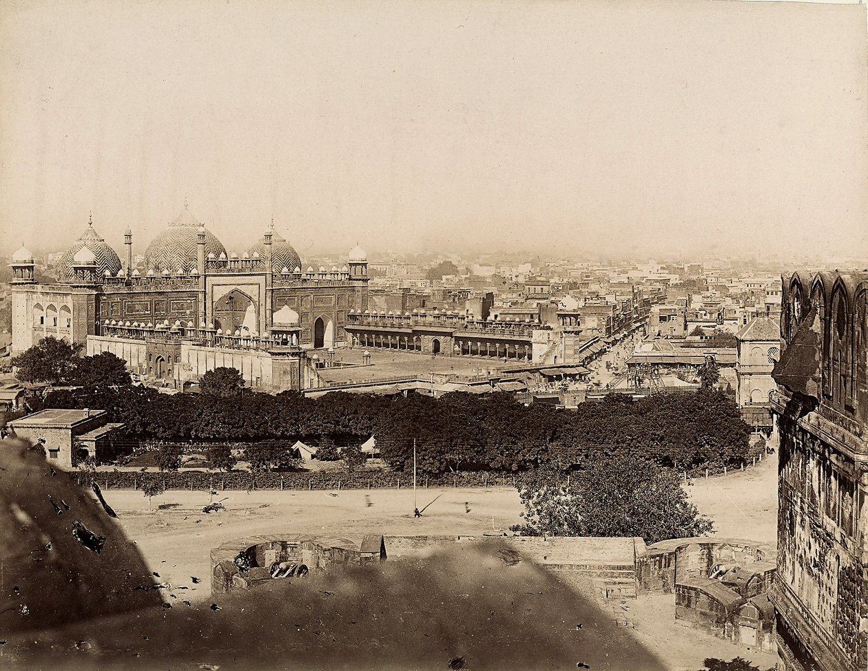 Udsigt over byen Agra og Moti-moskeen (Agra Fort), ca. 1890 (sølv gelatinetryk) af Italian Photographer