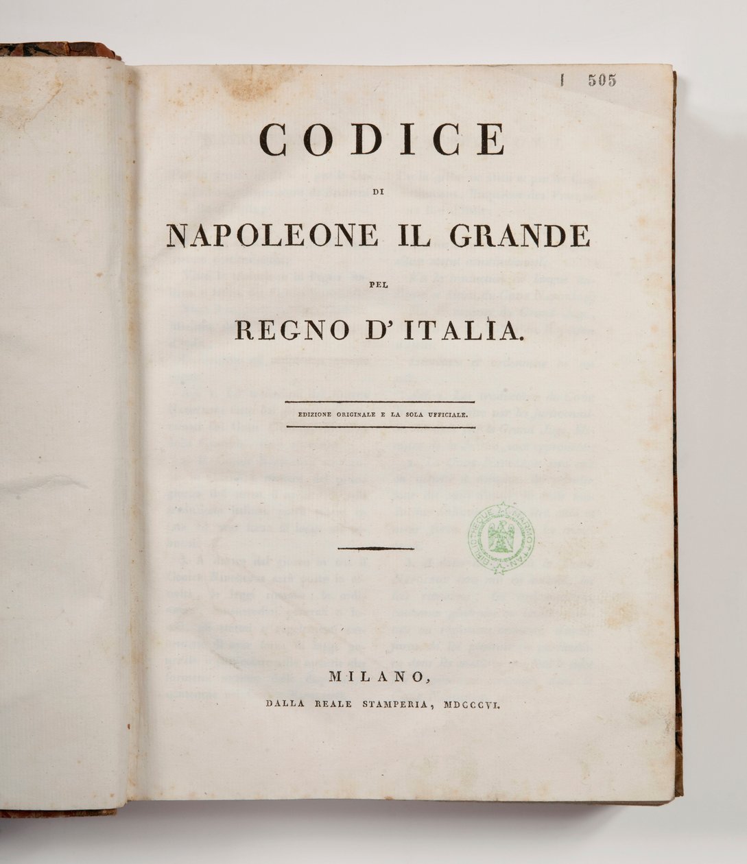 Napoleon den Stores kode for kongeriget Italien, åben på titelbladet, udgivet Milano, dalla reale Stamperia, 1806 (trykt papir) af Italian School