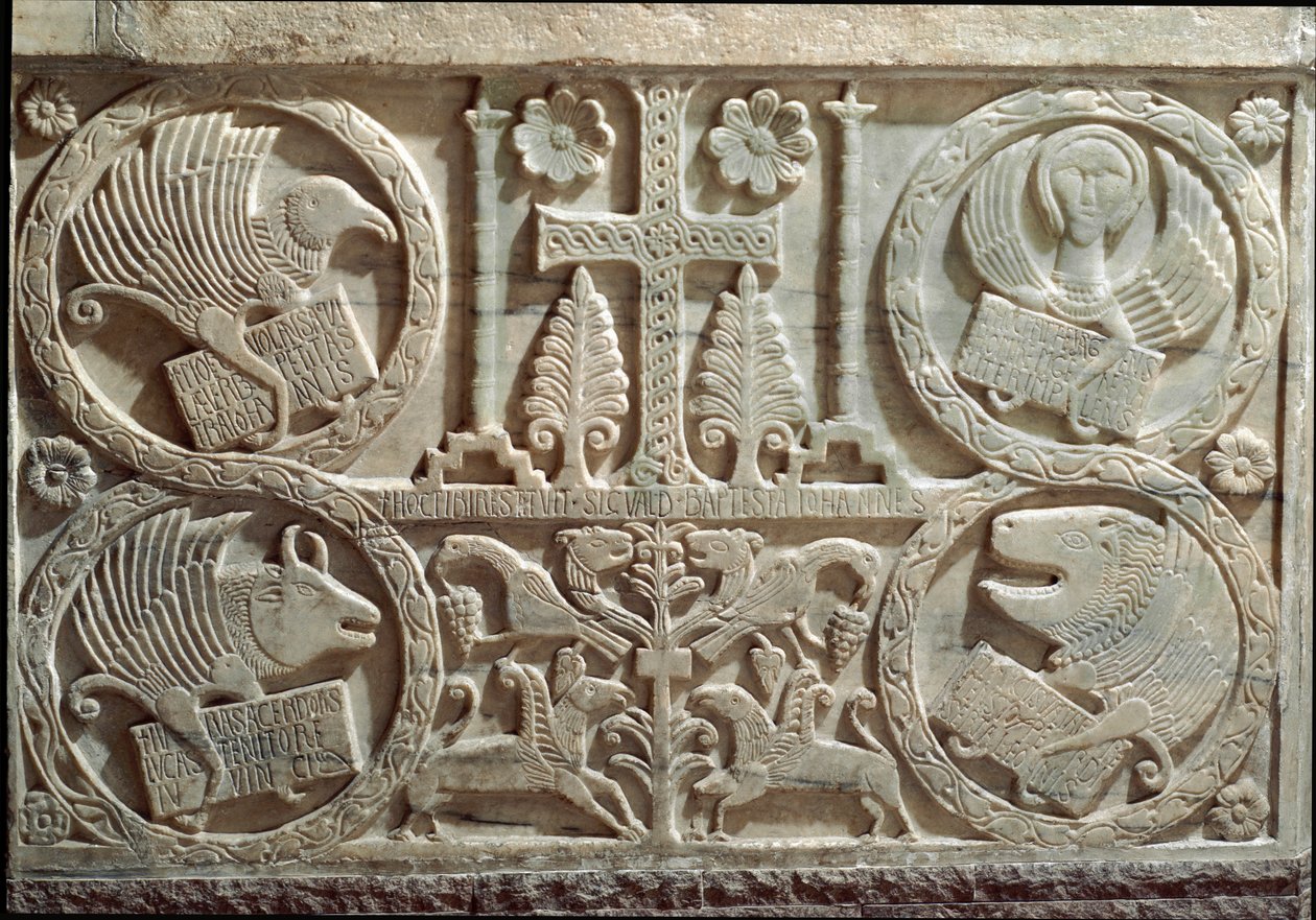 Detalje af stuco med symboler for de fire evangelister (tetramorf): englen for Saint Matthew, løven for Saint Mark, tyren for Saint Luke og ørnen for Saint John. 730-740 Cividale, Battistero di San Callisto af Italian School