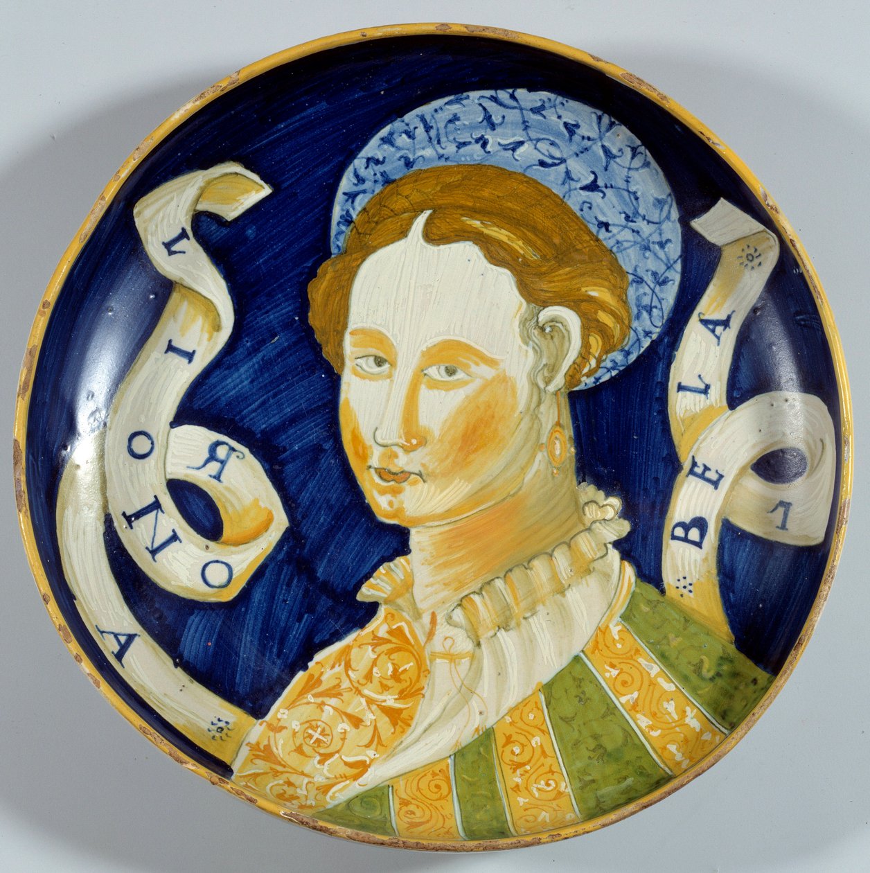 Fajance kop "Lionora Bella"" produceret i Casteldurante. 1500-tallet Enouen, National Renaissance Museum af Italian School