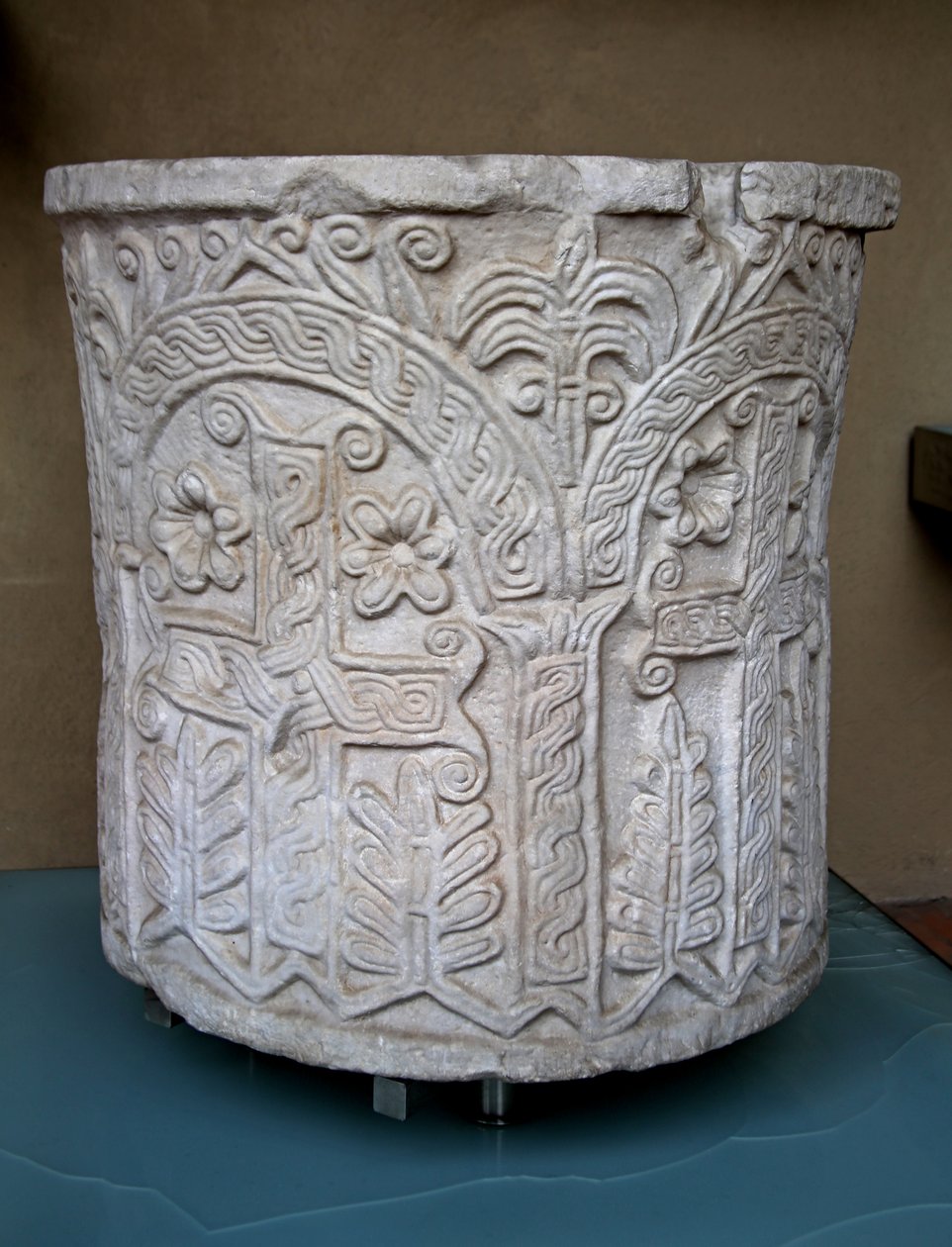 Font, oprindeligt fra kirken St Agatha i Quirinale af Italian School