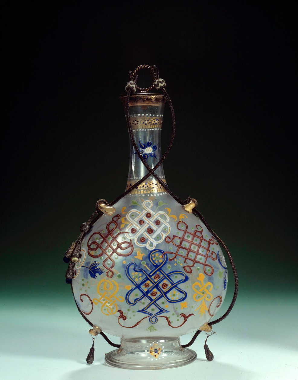 Italiensk kunst: glasflaske med polykrome dekorationer. Lavet i Italien. Paris fra det 16. århundrede, Louvre-museet af Italian School