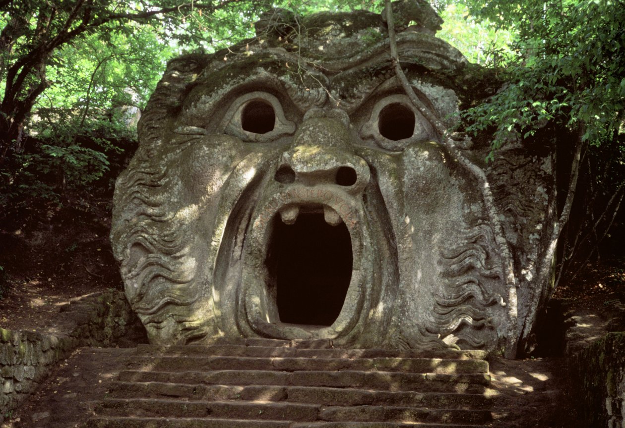 Munding af en fantastisk hule, stenskulptur i "Parco dei Mostri" af Italian School