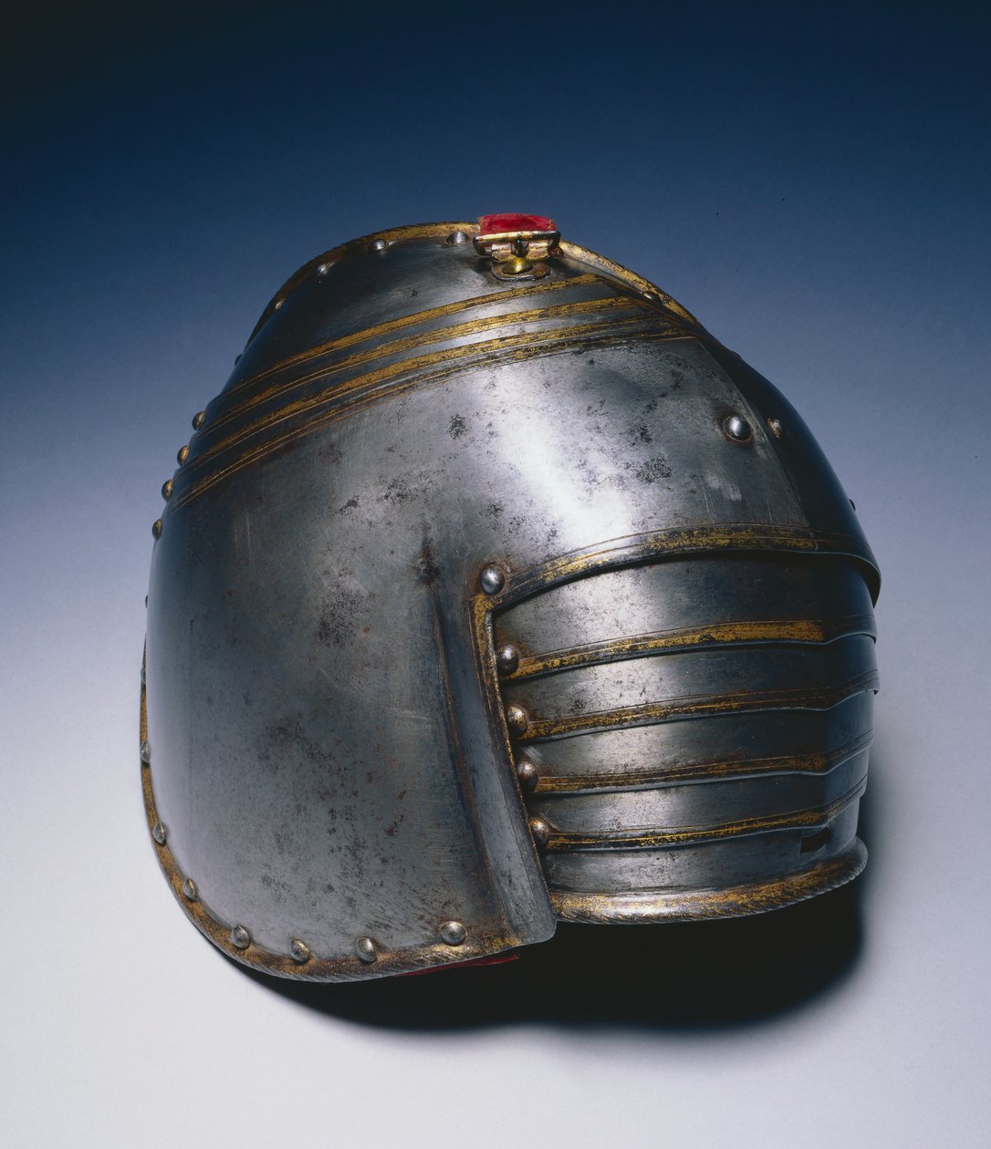 Pauldron til højre skulder (blåt stål med forgyldte kanter) af Italian School