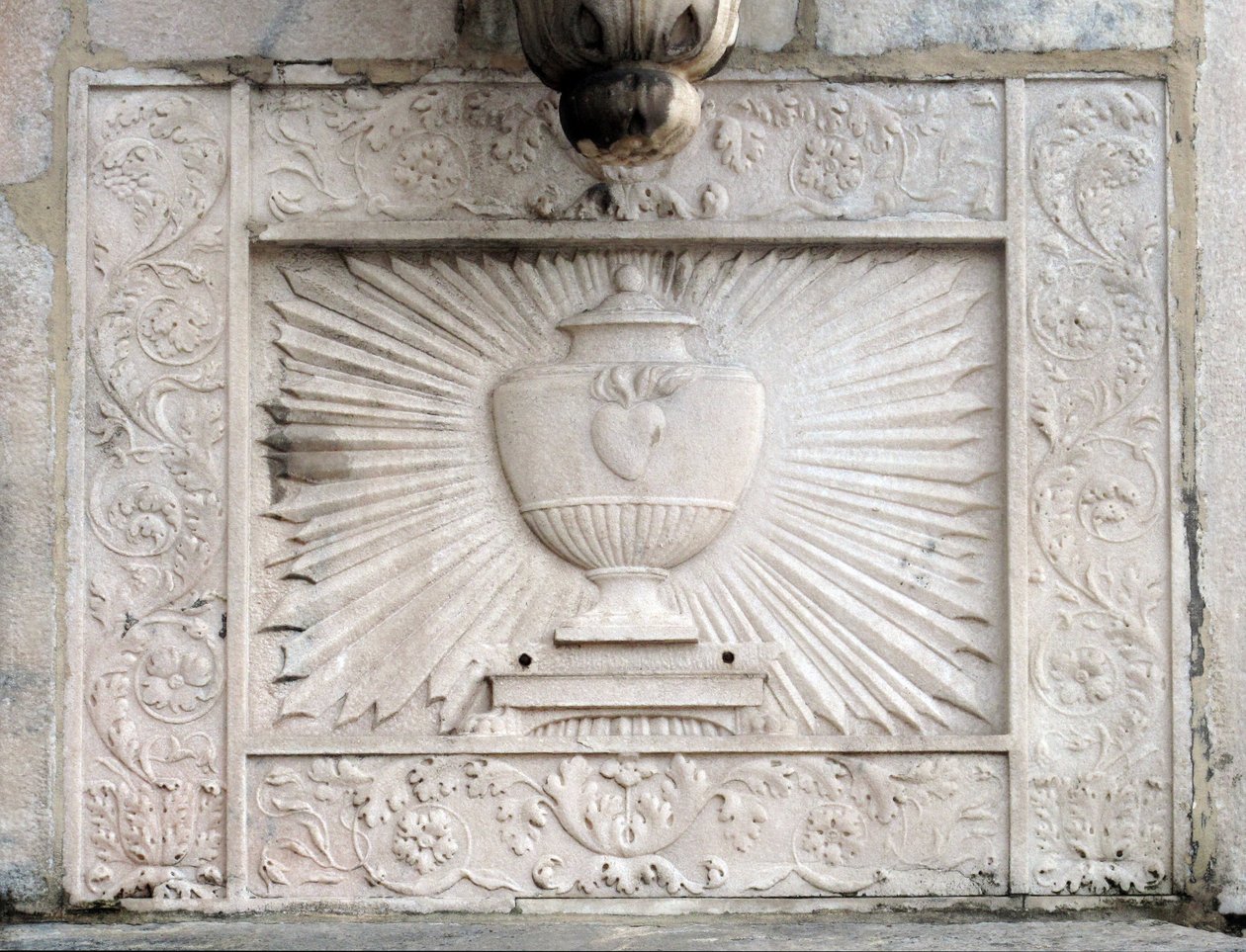 Repræsentation af den hellige gral i katedralen i Milano (Duomo di Milano) af Italian School