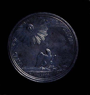 Bagsiden af en portrætmedalje af Anna Isabella af Mantua, der forestiller en ørn, der observerer solen, præget 1698. Indskrift: VNVS AMOR (sølv) (for forside se 119199) af Italian School