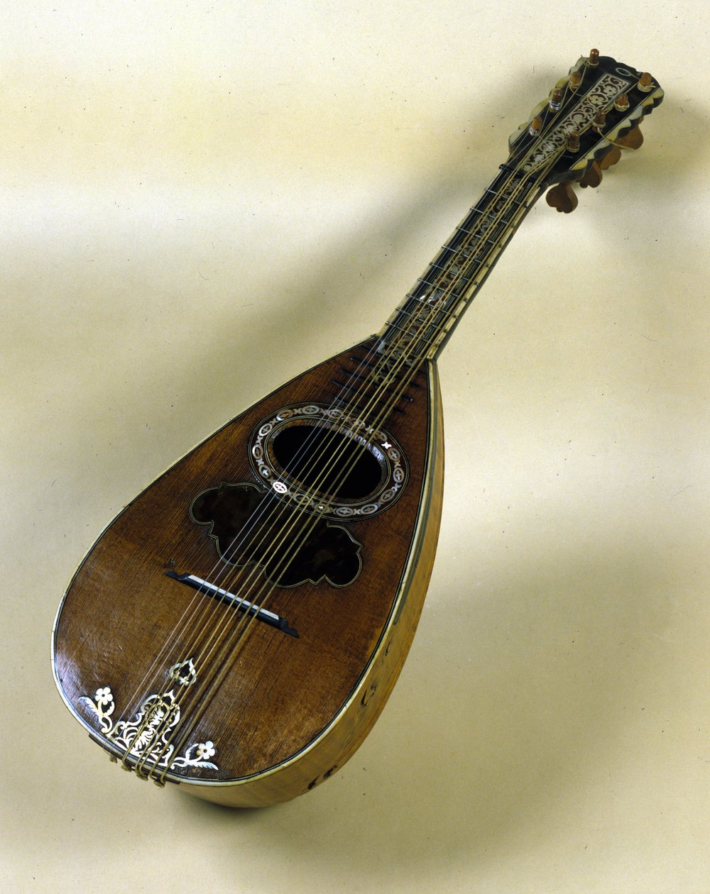 Stilleben af napolitansk mandolin opfundet af Giuseppe Filano. Napoli 1784 af Italian School