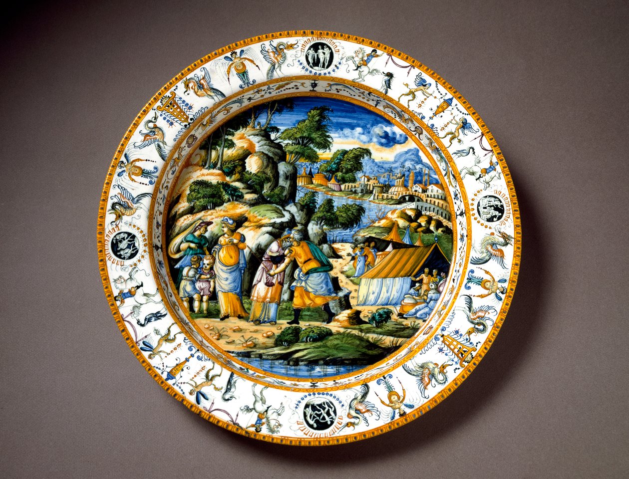 Mødet mellem Aaron og Moise Keramisk plade produceret i Urbino i værkstedet Fontana, Italien. 1550 omkring Firenze, Museo Nazionale del Bargello - Mødet mellem Aaron og Moses, keramikplade fra Fontana-værkstedet, Urbino, Italien. Omkring 1550. Nationa af Italian School