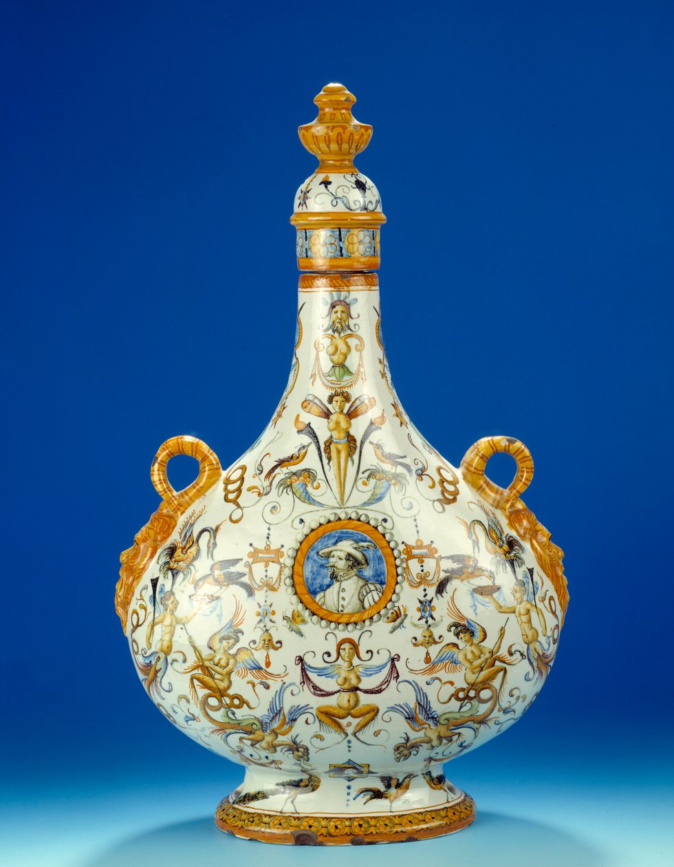 Vase i form af en græskar i majolica (majolika) fremstillet på fajancefabrikkerne i Fontana i Urbino i Italien 1570-1580 Paris, Musee du Petro Palais af Italian School