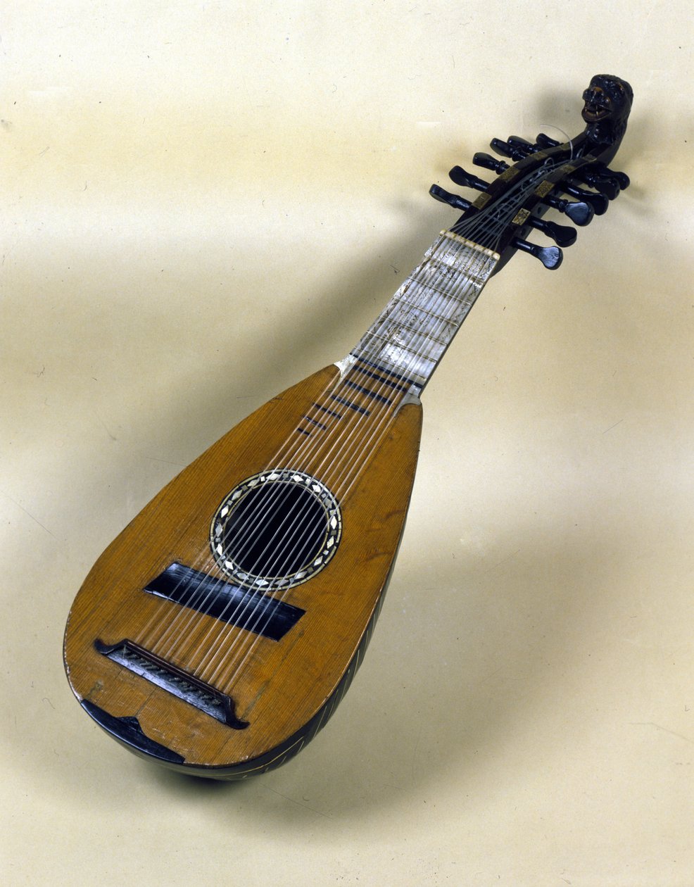 Venetiansk mandolin stilleben af Italian School