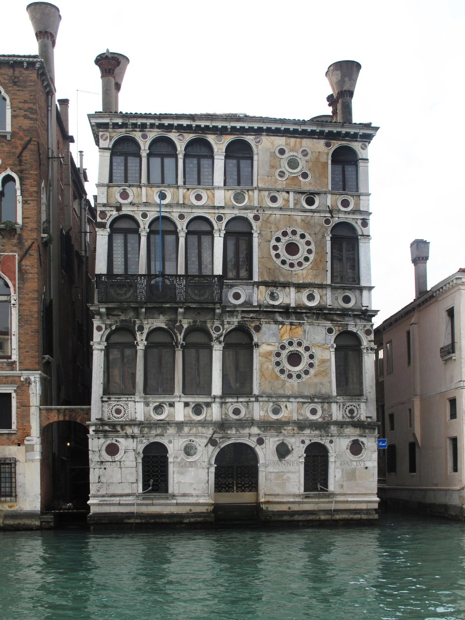 Udsigt over Palazzo (Palace) Dario (ca Dario) i Venedig ved Canal Grande. Palads i det 15. århundrede (foto) af Italian School