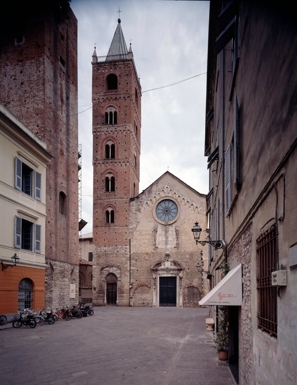 Udsigt til facaden og klokketårnet af Italian School