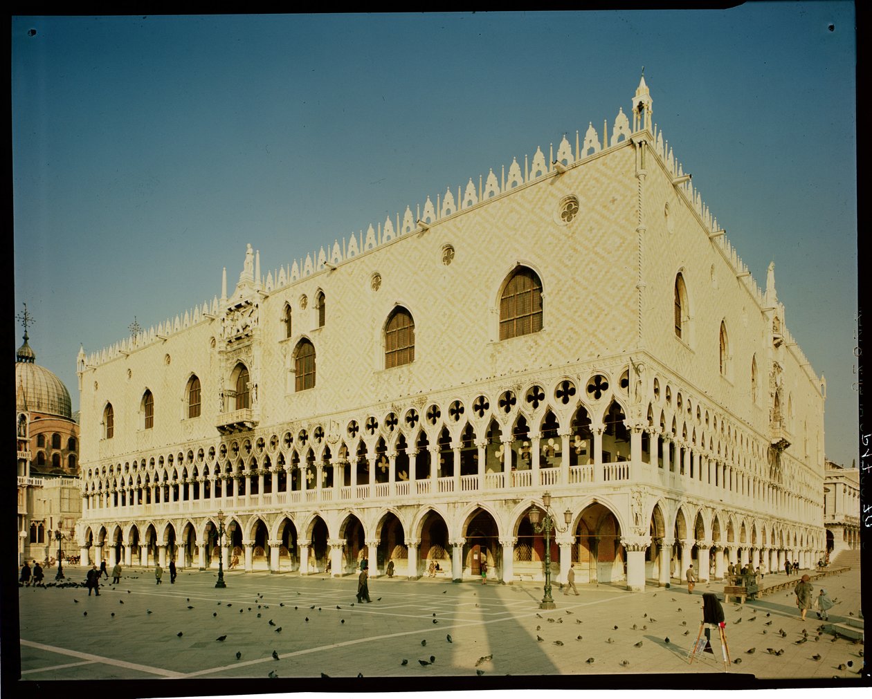 Udsigt over den vestlige facade af Palazzo Ducale, 14.-15. århundrede af Italian School