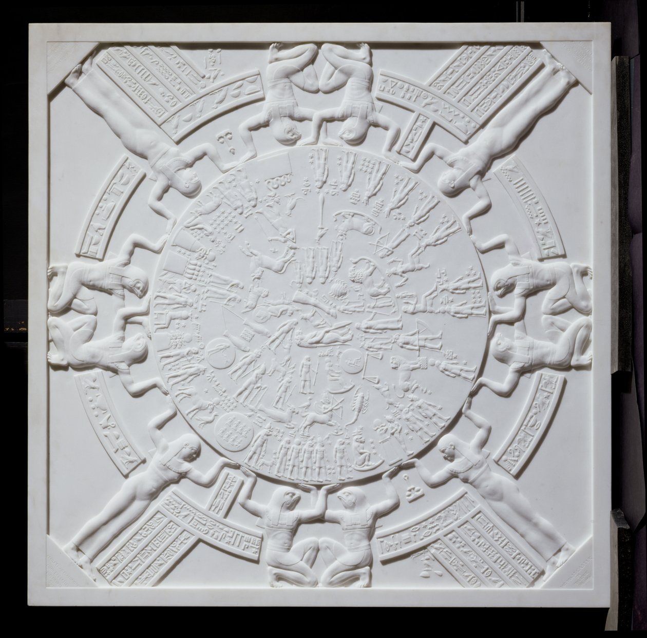 Kopi af The Zodiac of Dendera, fra loftet i kapellet ved Hathor-templet, Dendera, Egypten, 1819 (marmor) af J. J. Castex