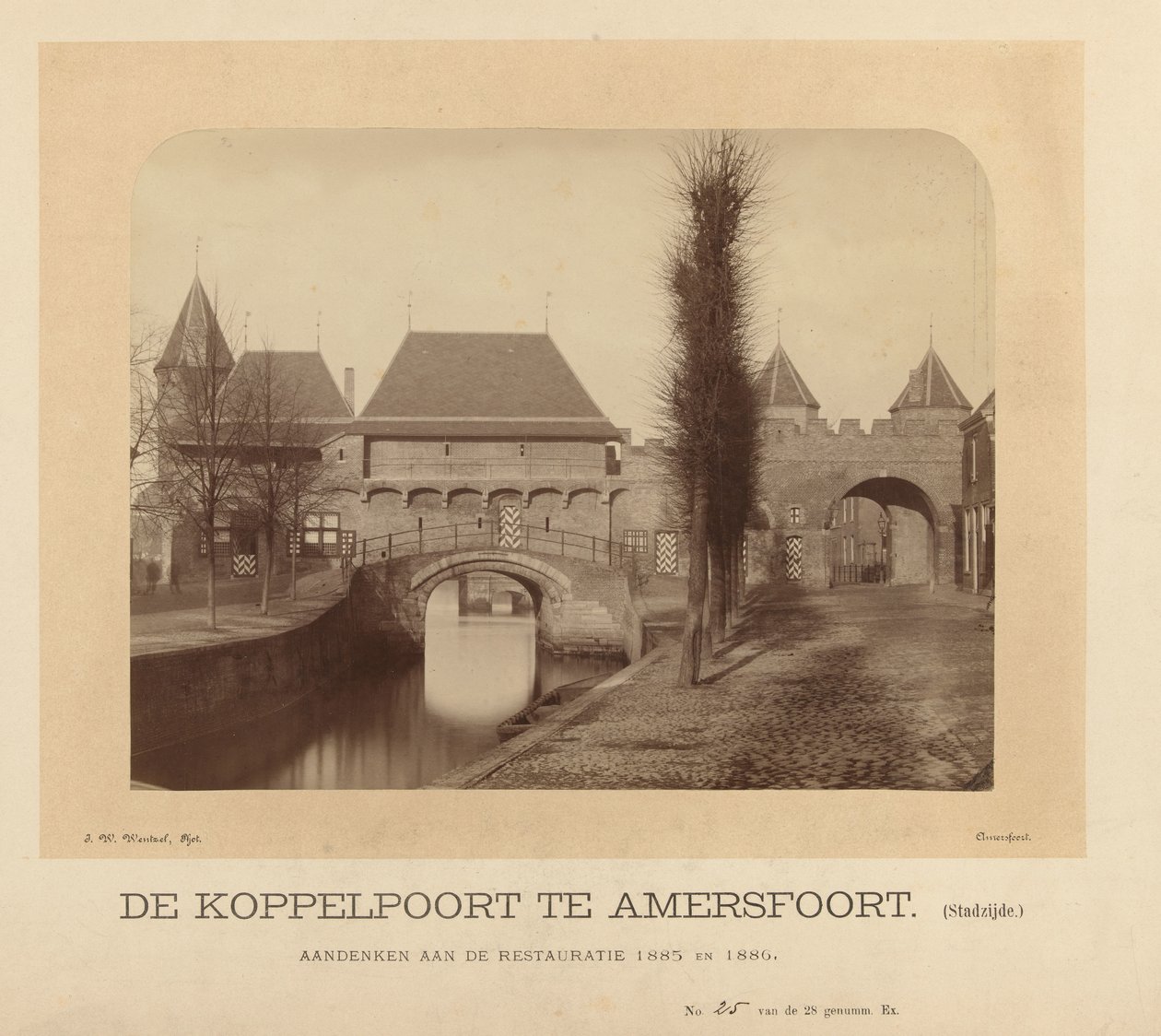 De Koppelpoort i Amersfoort (byside) (titel på objekt) af J.W. Wentzel