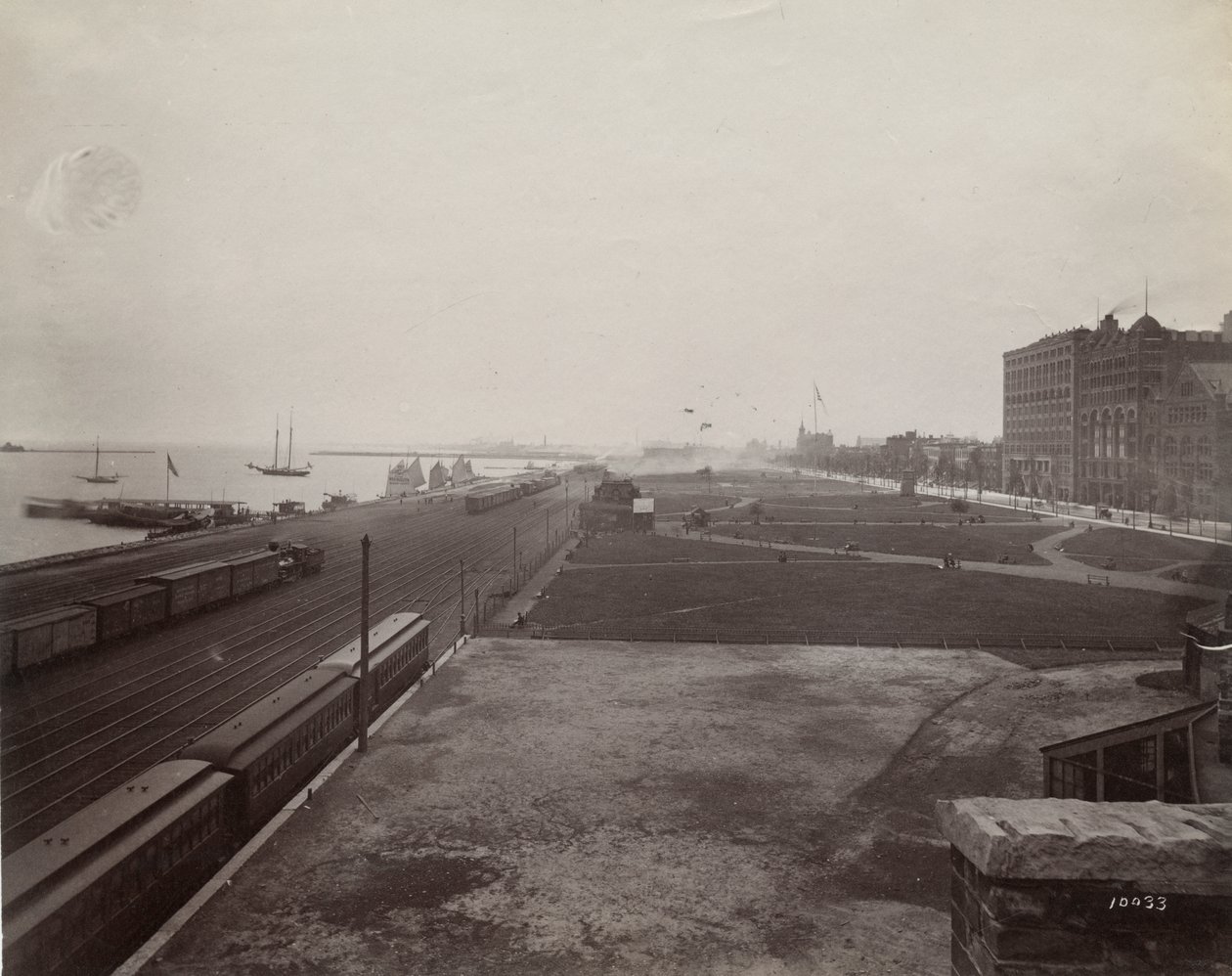 Udsigt syd for Michigan Avenue fra den vestlige side af Illinois Central Railroad spor, Chicago, ca. 1890 af J. W. Taylor