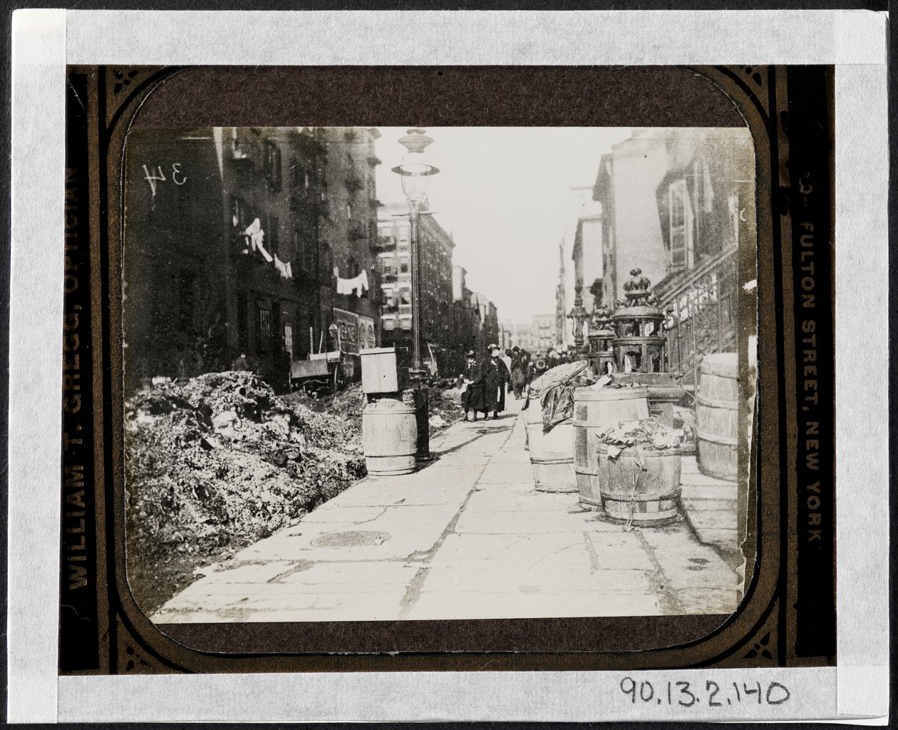 Tammany Street Rengøring før Warings Day, foran 9 Varick Place, ca. 1890 af Jacob August Riis