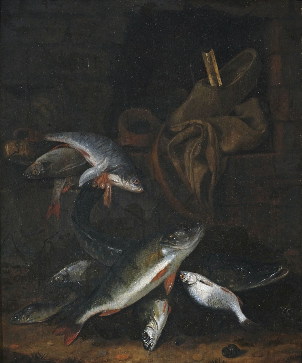 Fiskestilleben med gedde og brasen på en væg af Jacob Gillig