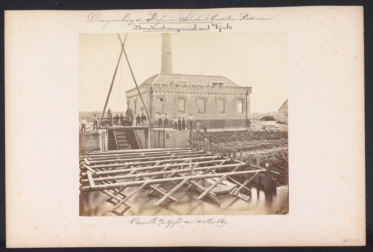 Nedenfor damppumpestation med Vijzels / Capelle aan den IJssel den 14. maj 1869 (titel på objekt) Genvinding af søerne i Schieland øst for Rotterdam (serietitel på objekt) af Jacobus van Gorkom jr.