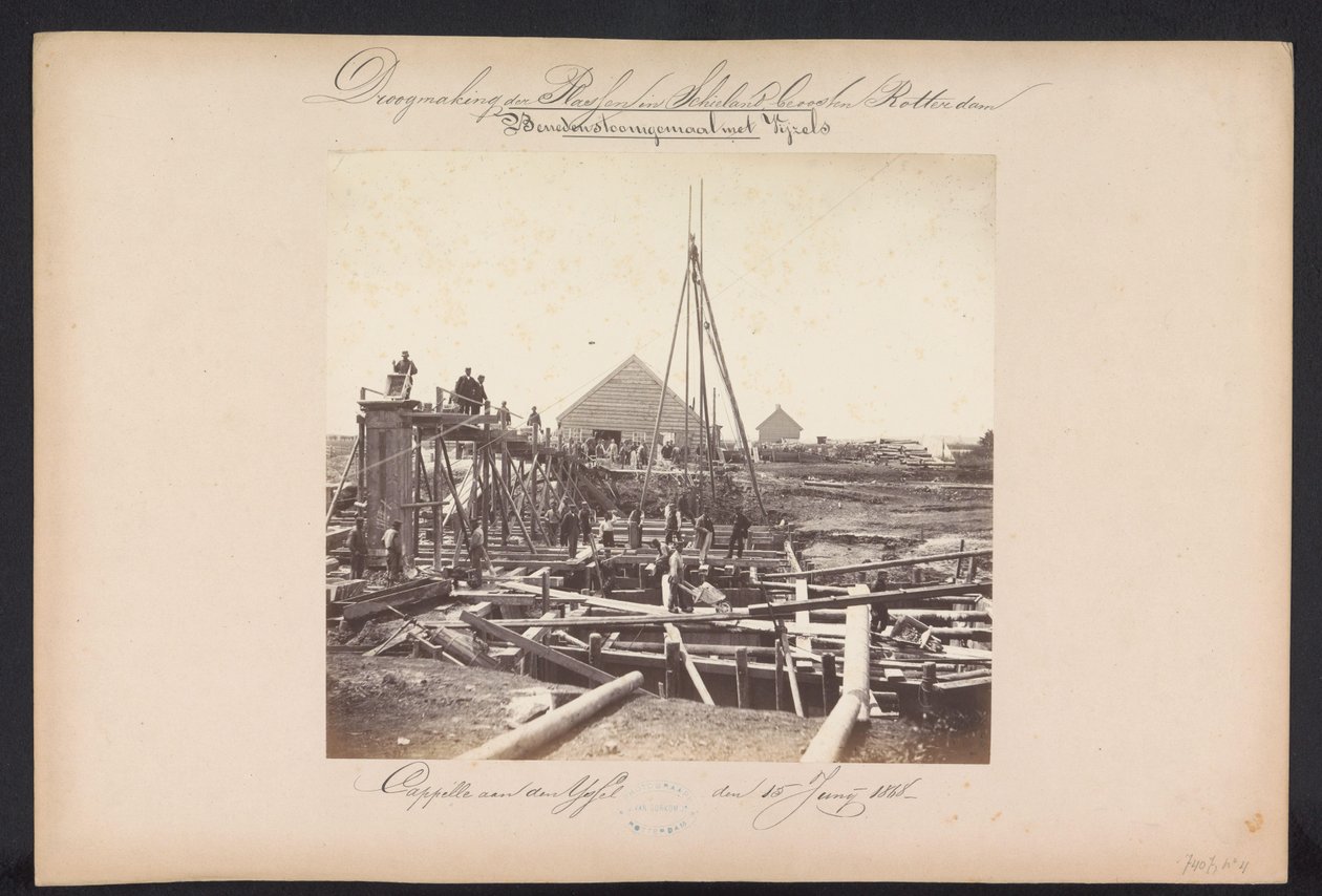 Nedenfor damppumpestation med Vijzels / Capelle aan den IJssel den 15. juni 1868 (titel på objekt) Genvinding af søerne i Schieland øst for Rotterdam (serietitel på objekt) af Jacobus van Gorkom jr.