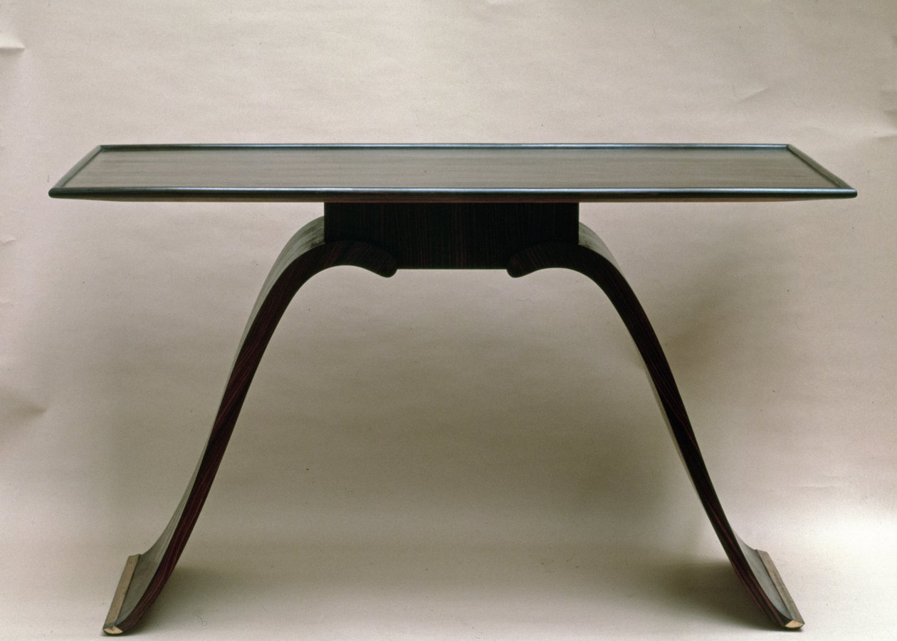 Macassin bord af ibenholt, med messingbundne fødder, af Emile Jacques Ruhlmann, ca. 1930-32 af Jacques Emile Ruhlmann