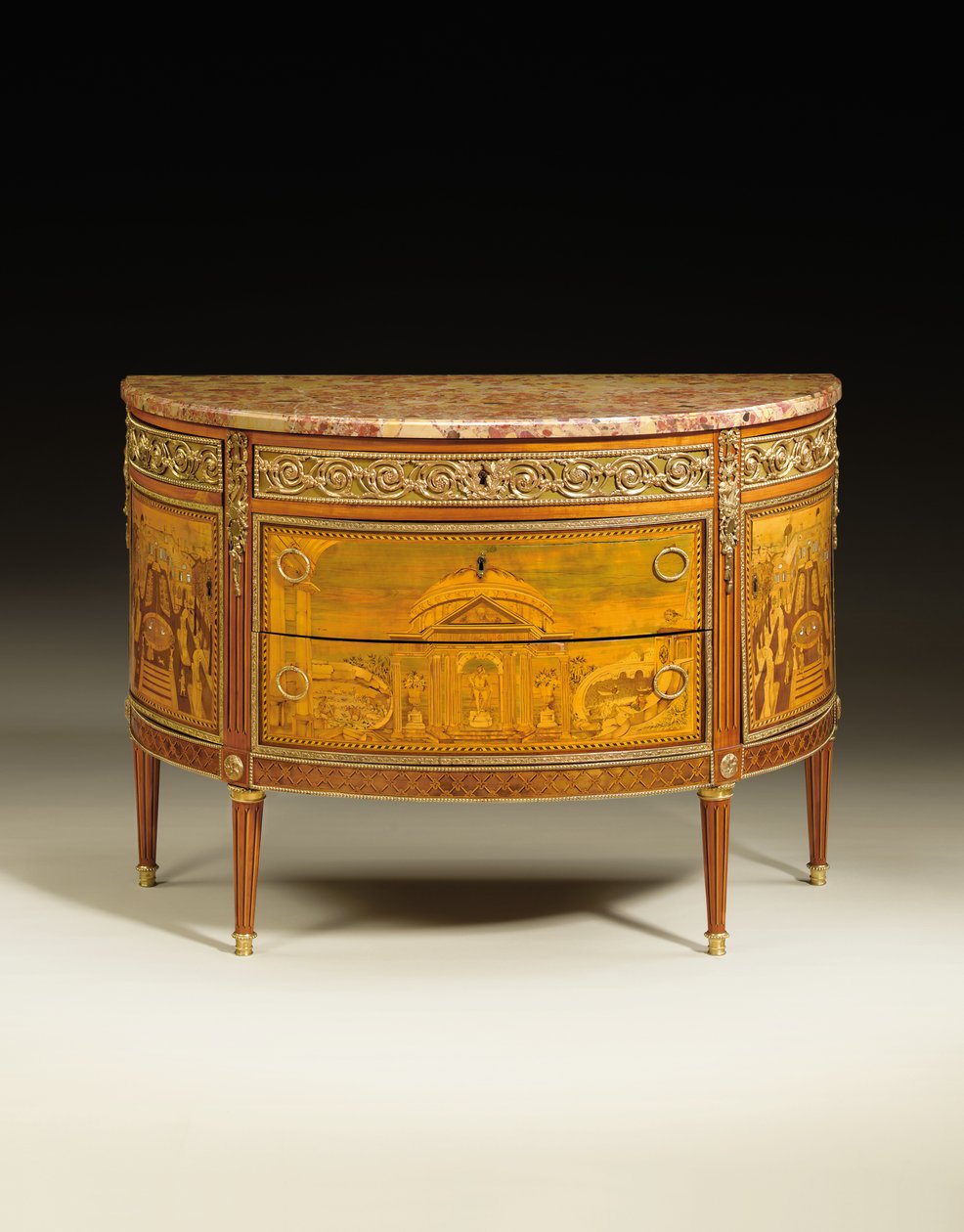 Louis XVI kommode, ca. 1770-75 (ormolu monteret tulipantræ, frugttræ, platan, amarant og perlemor) (se også 714754-55) af Jacques Birckle