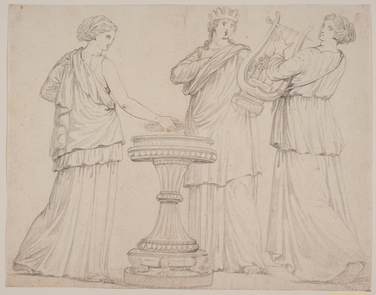 Tre kvinder i græske gevandter ved et alter. Kvinden t.v. med en tavle (?), i midten med en krone, t.h. med en lyre (terpsichore?) af Jacques Francois Joseph Saly