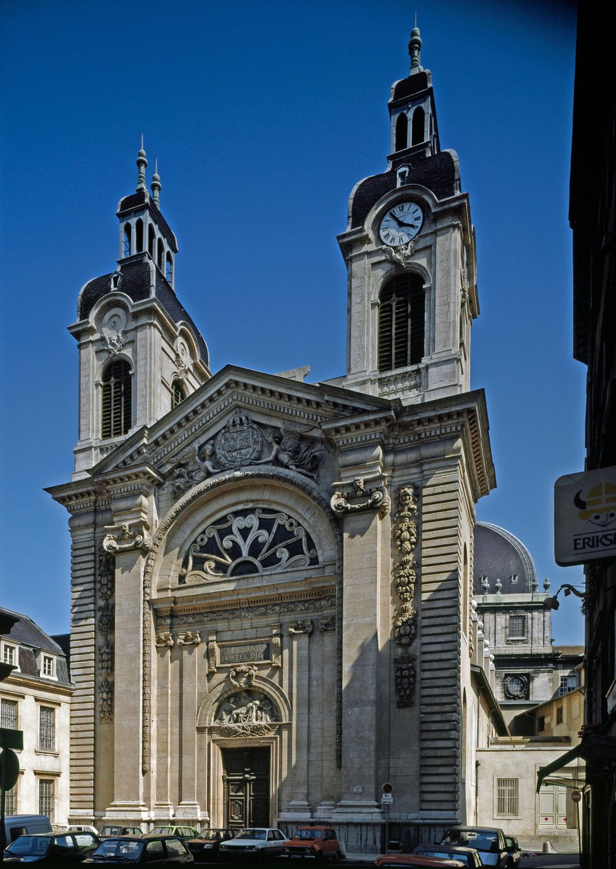 Udsigt over kapellet på Hotel Dieu (Hotel-Dieu) (12.-13. århundrede) redesignet af arkitekten Jacques Germain Soufflot (1713-1780). Lyon, Rhone af Jacques Germain Soufflot