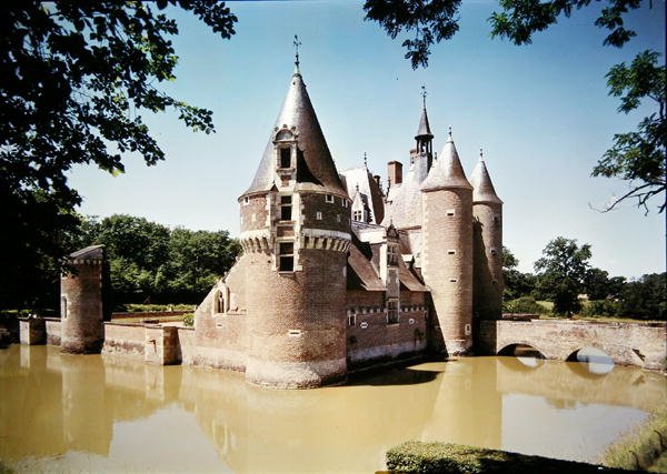 Udsigt over Chateau du Moulin, bygget i 1480-1502 af Jacques de Persigny